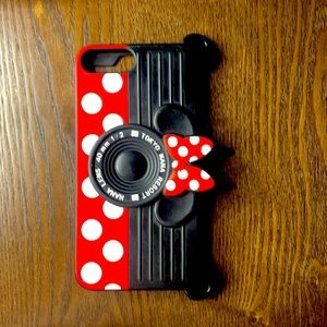 I’m selling a mini mouse camera case ONLY ONE IN STOCK!